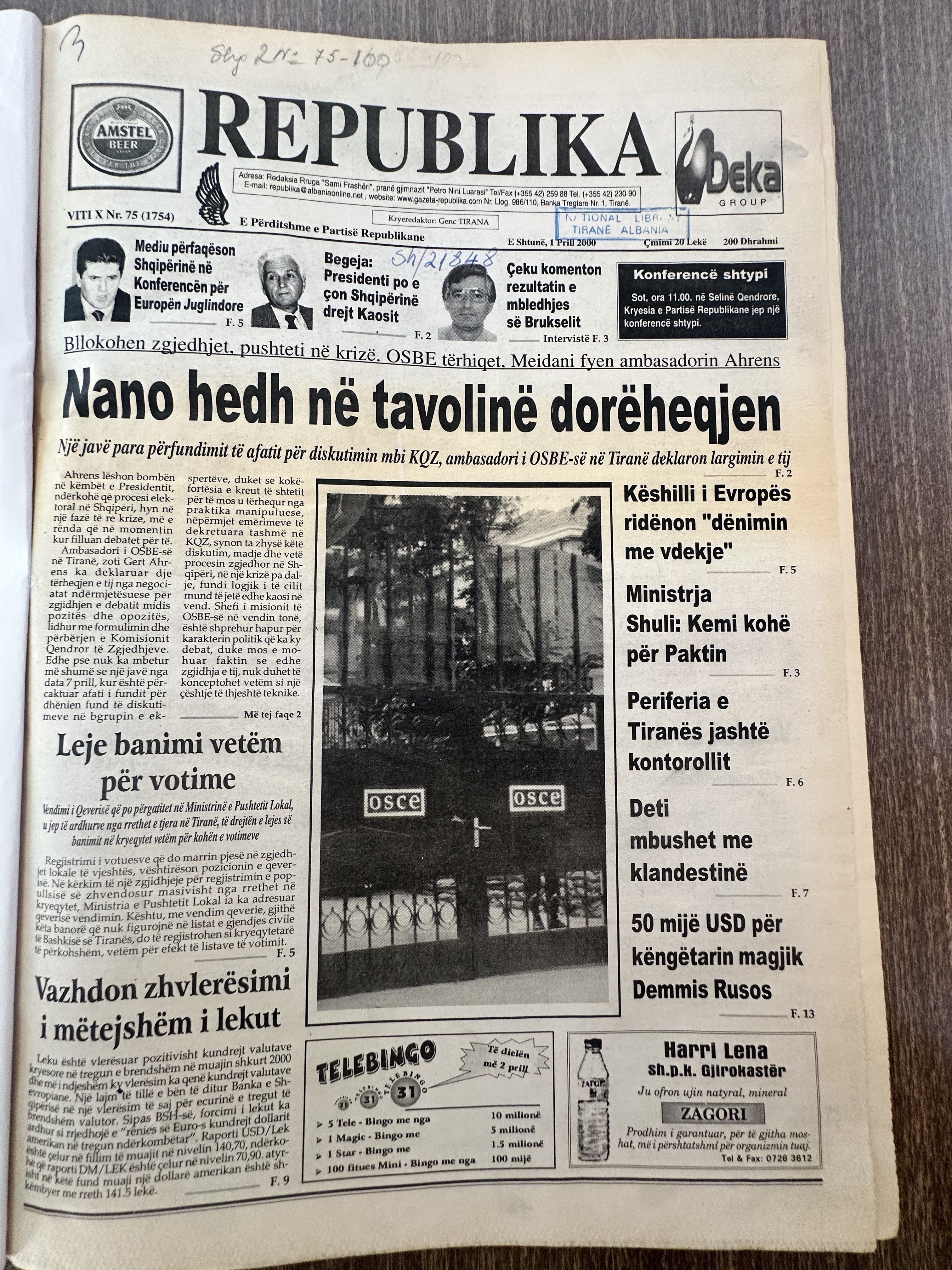 Republika 2000-04-01