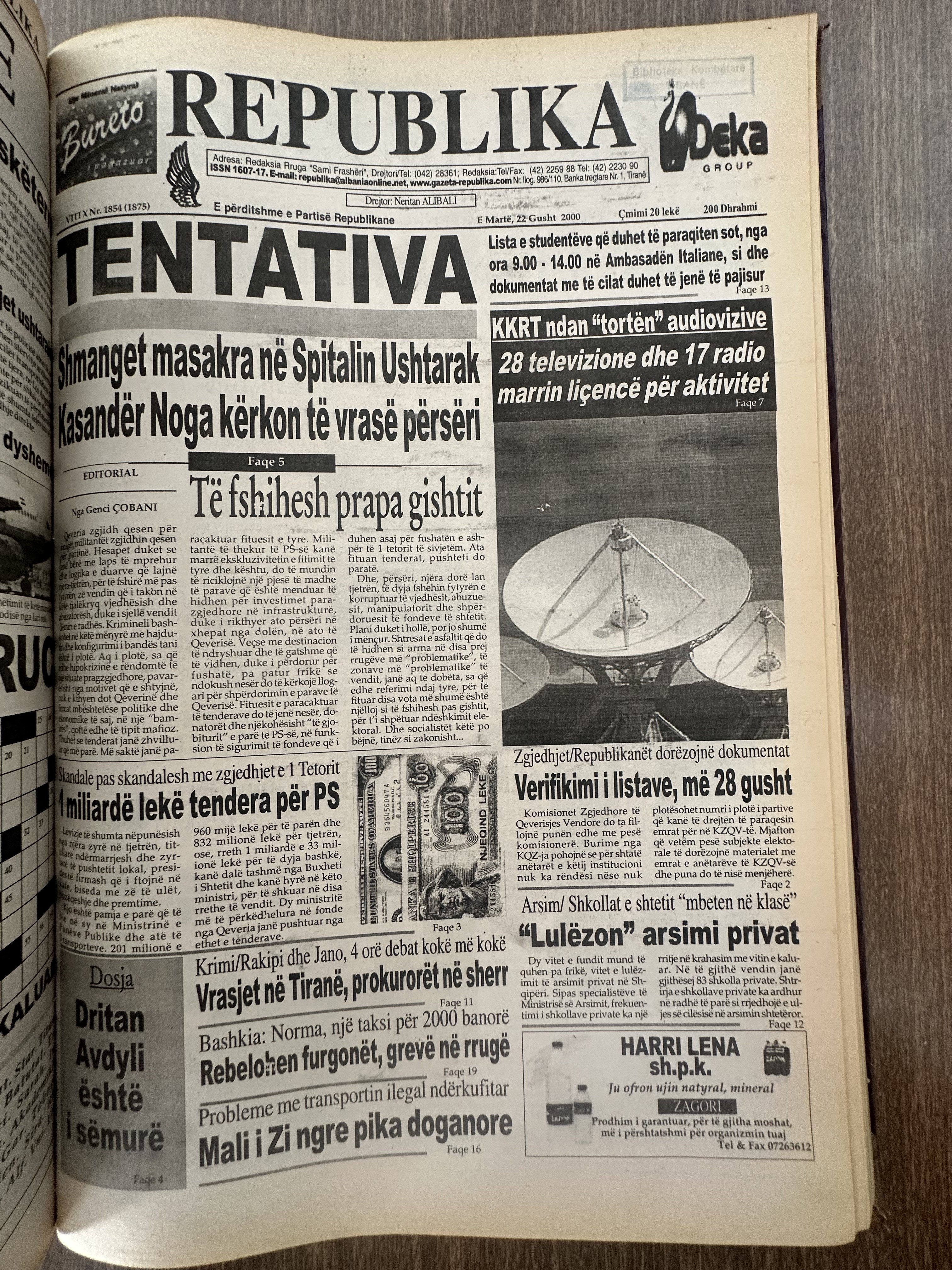 Republika 2000-08-22