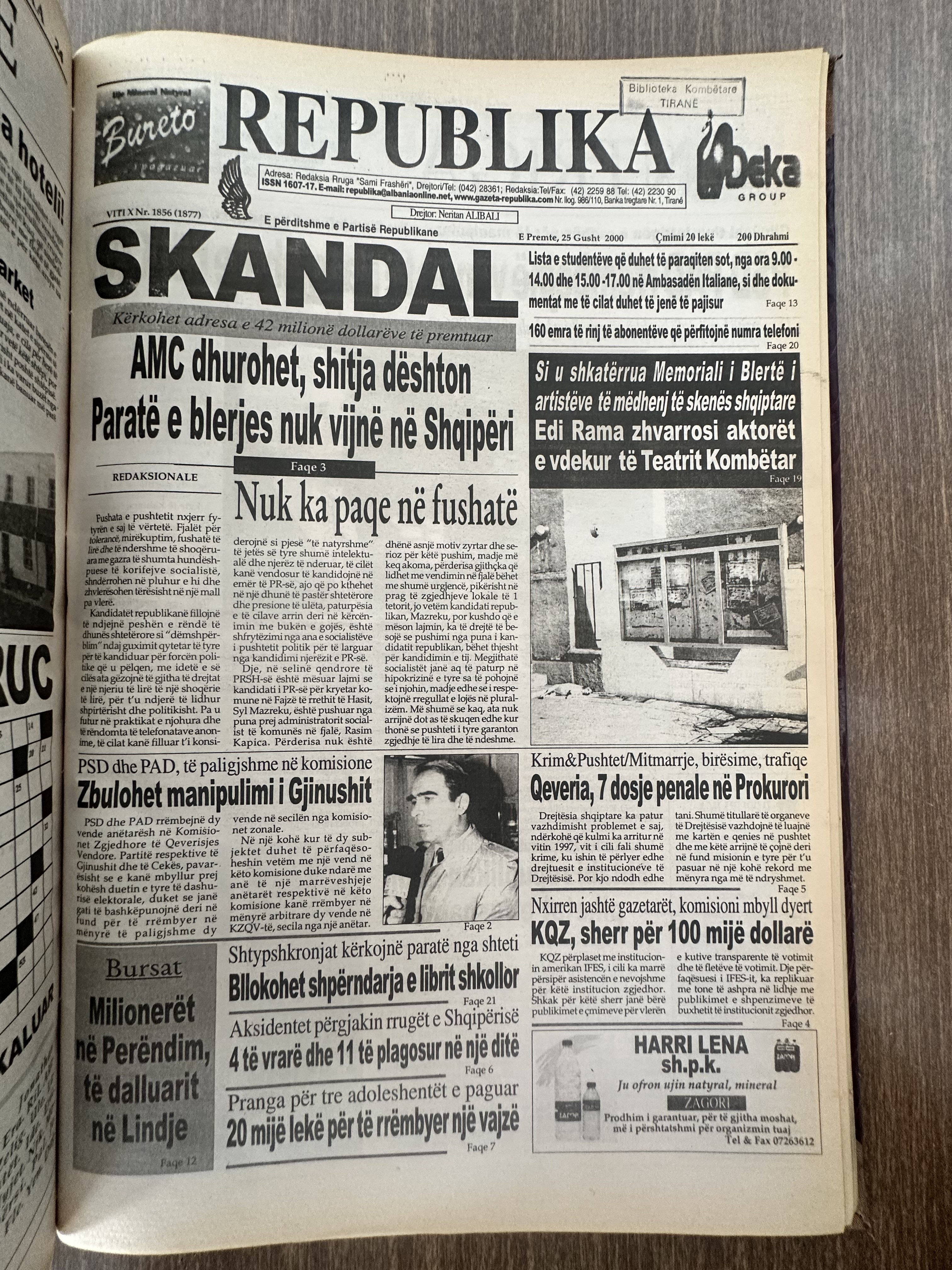 Republika 2000-08-25