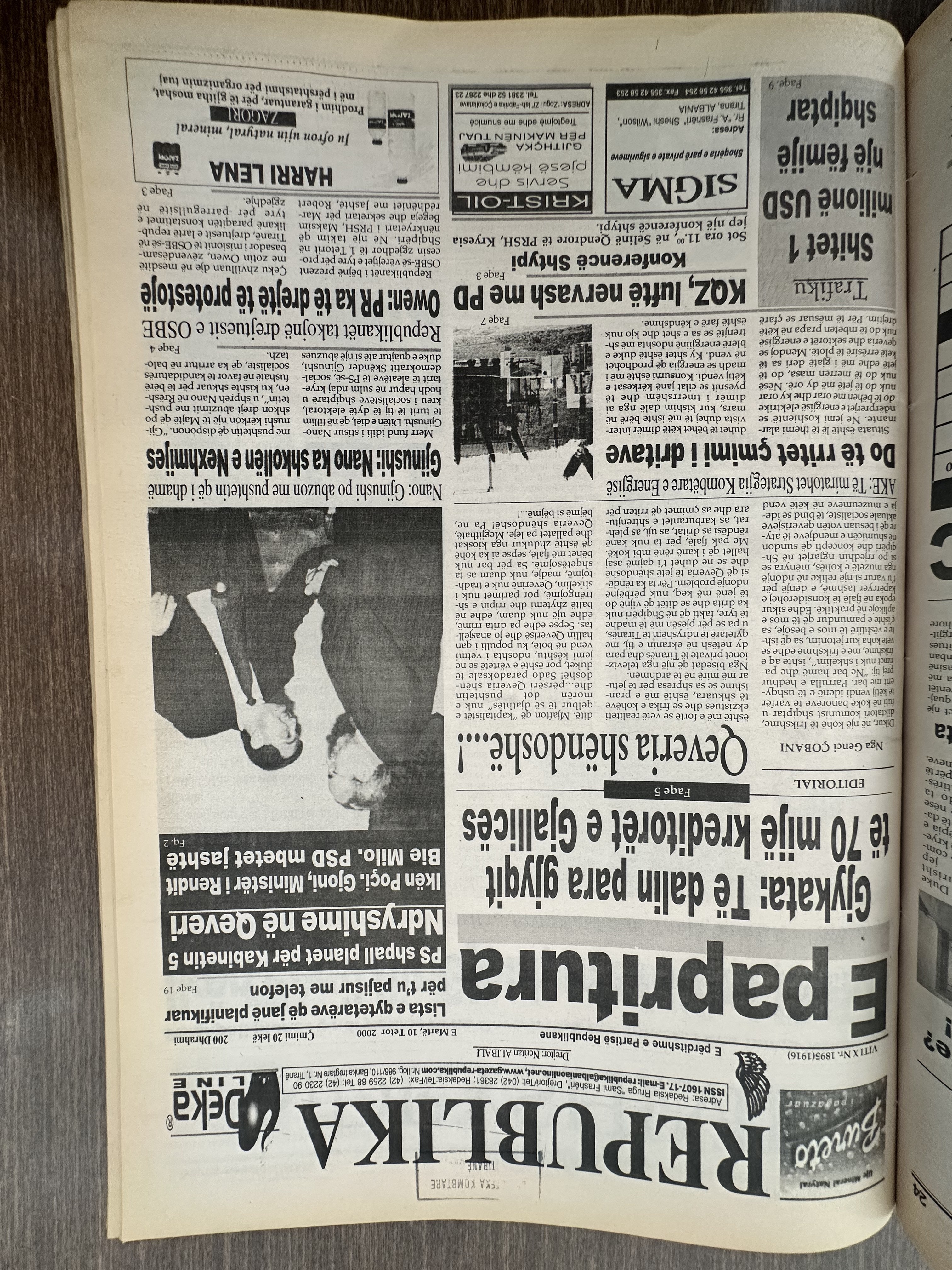 Republika 2000-10-10