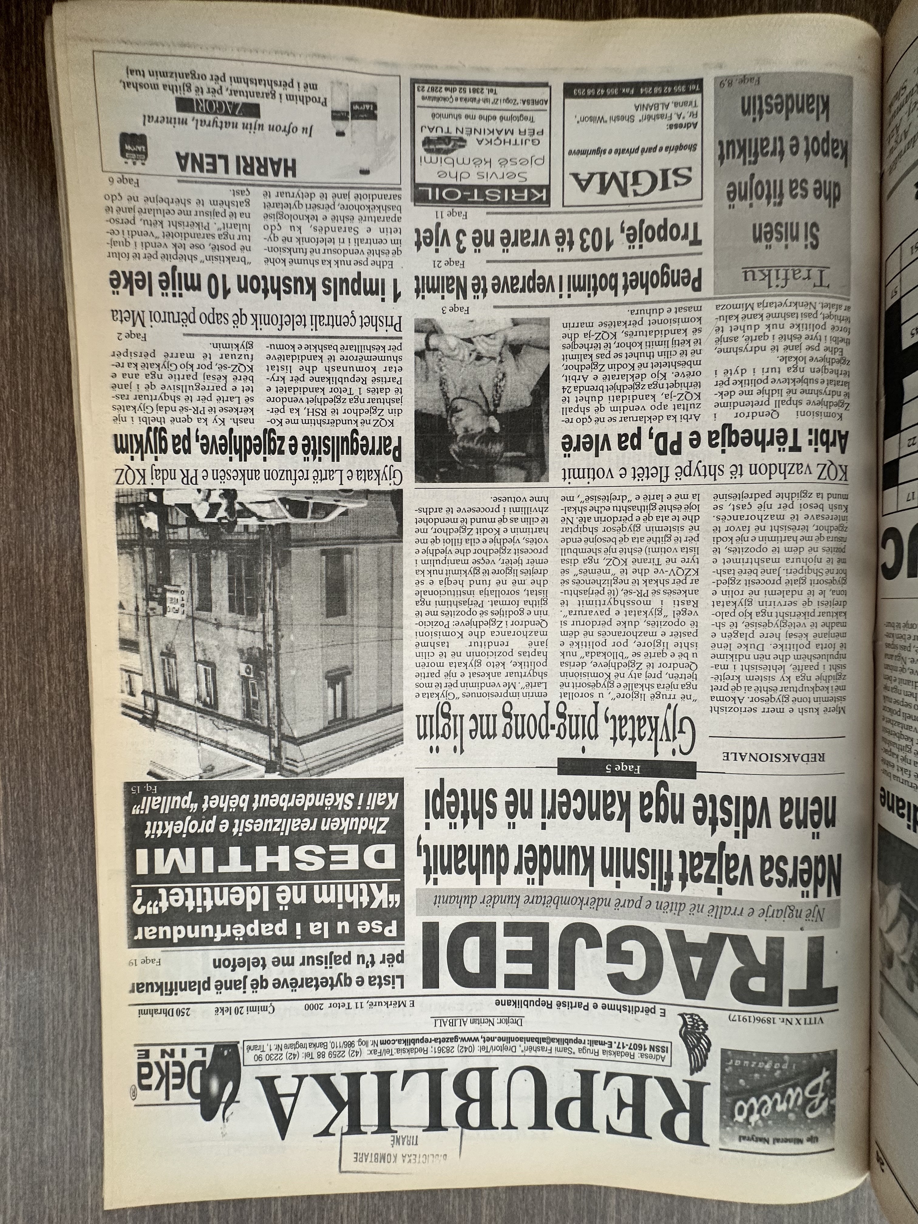 Republika 2000-10-11