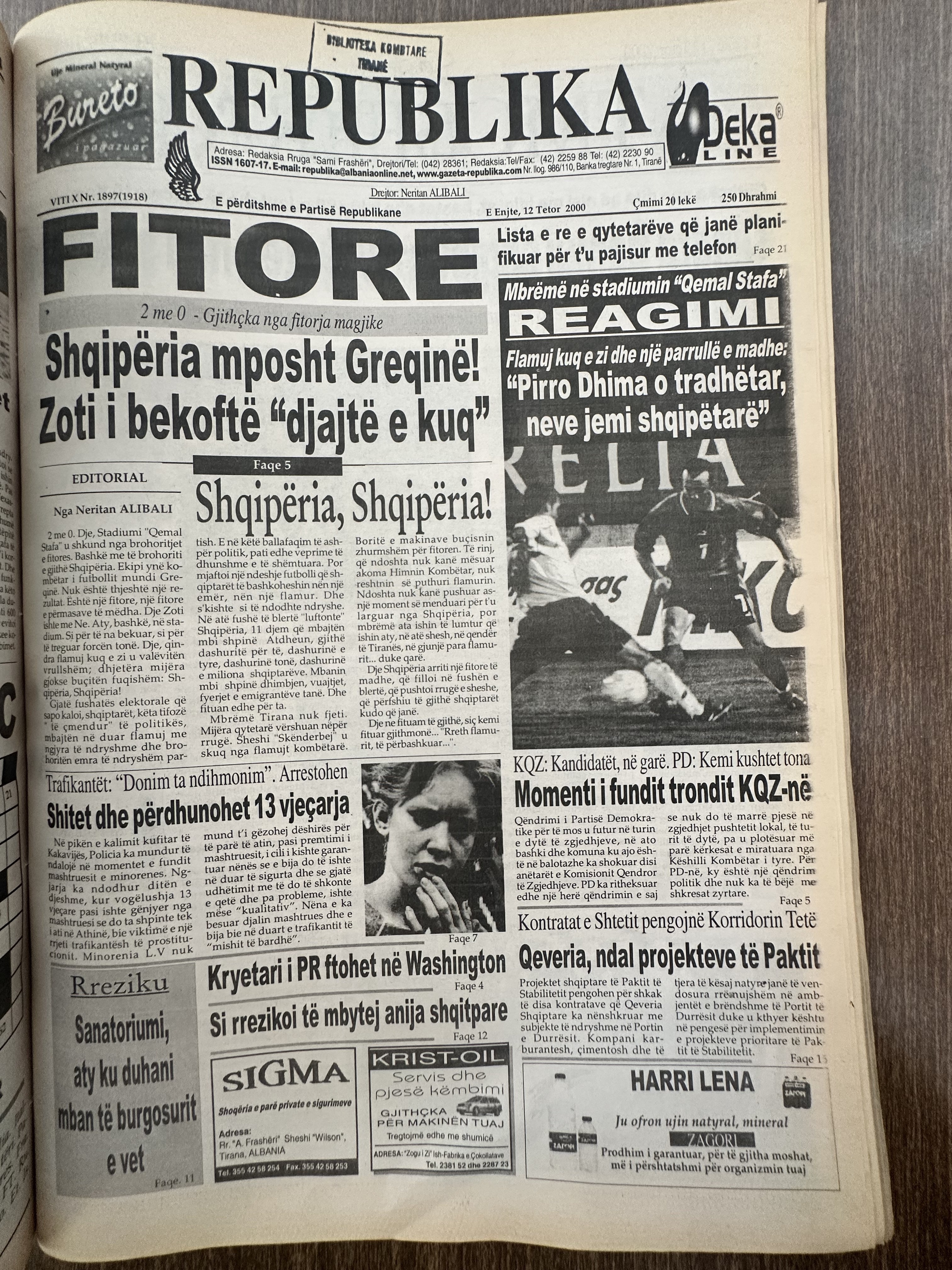 Republika 2000-10-12