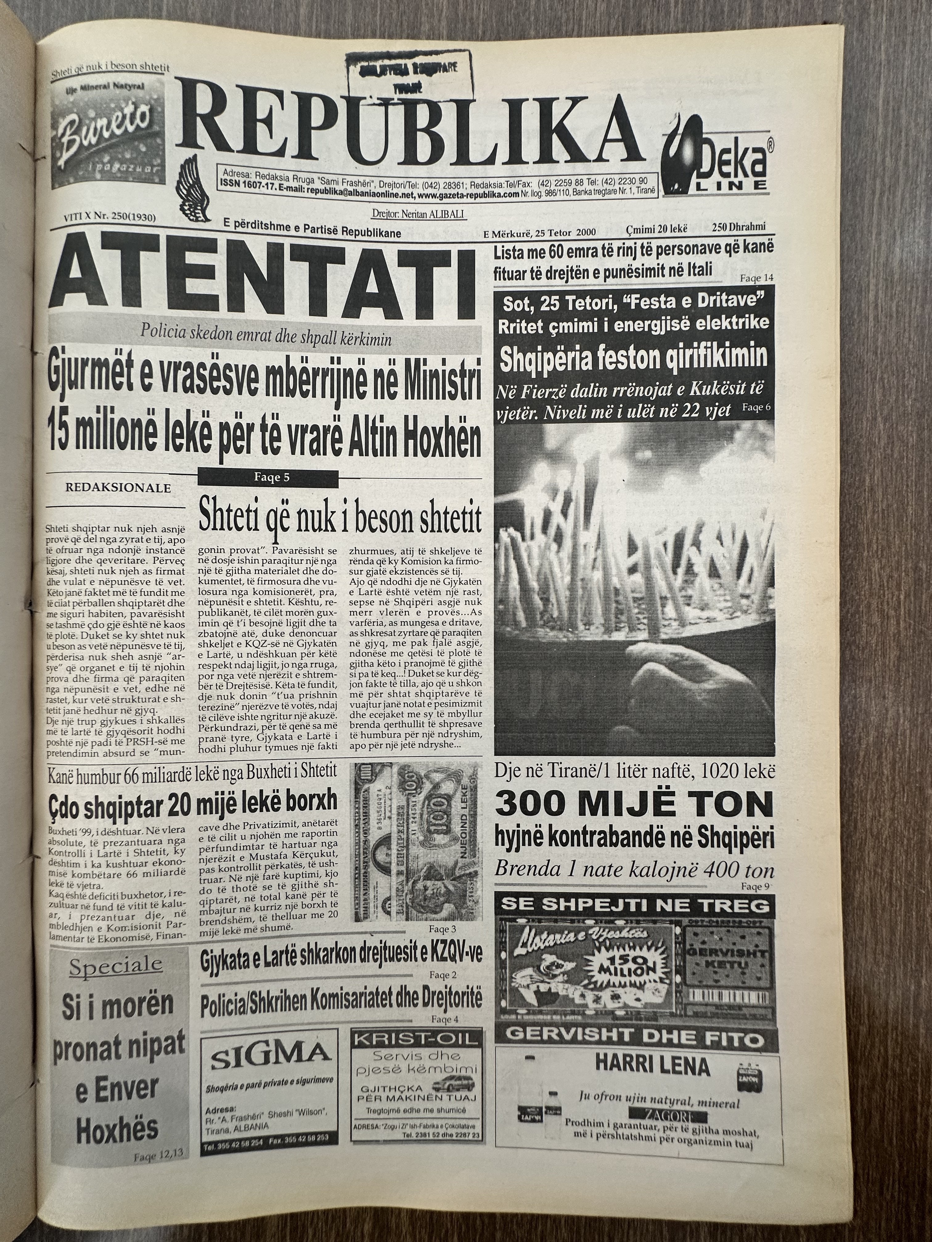 Republika 2000-10-25