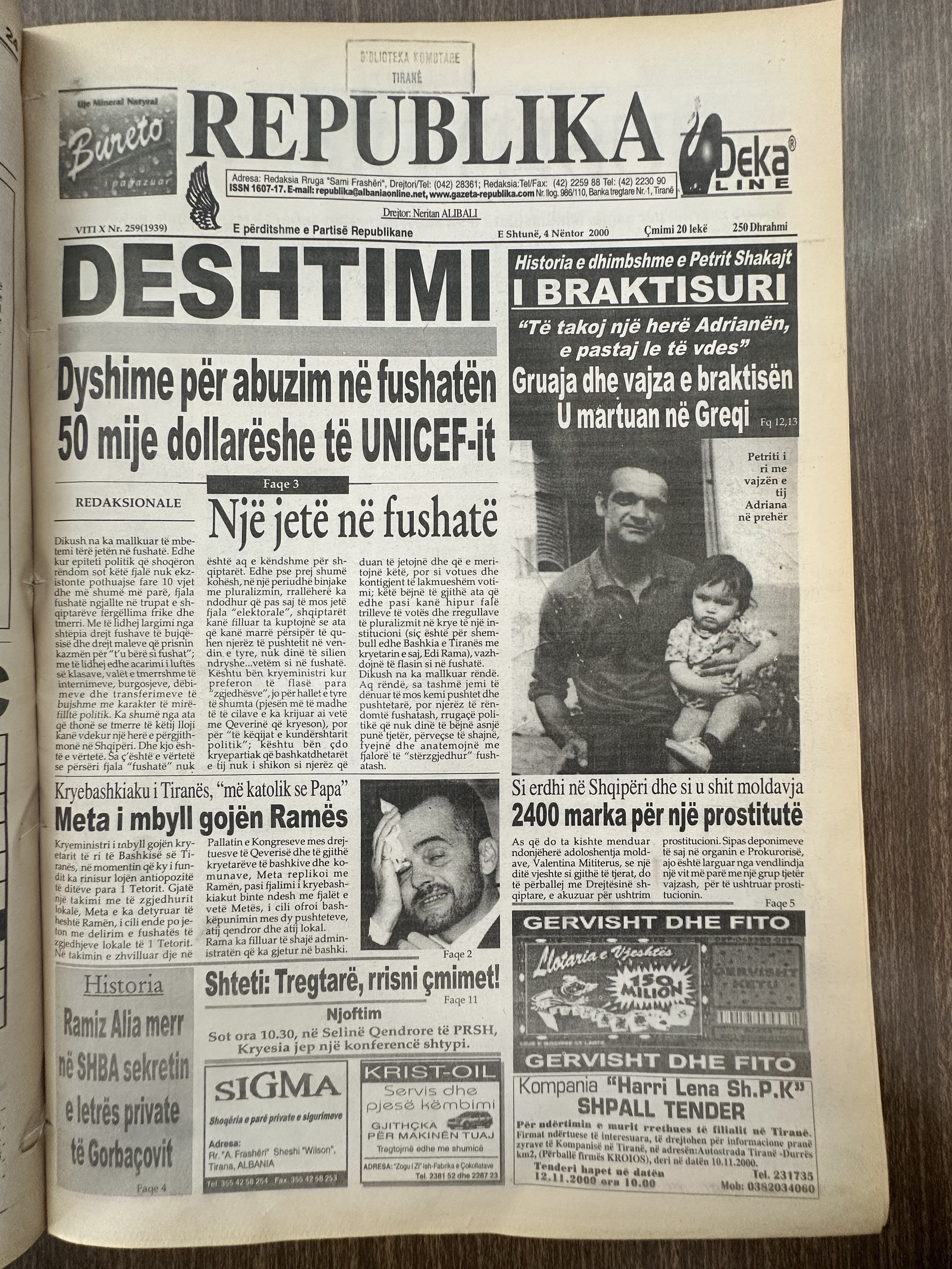 Republika 2000-11-04