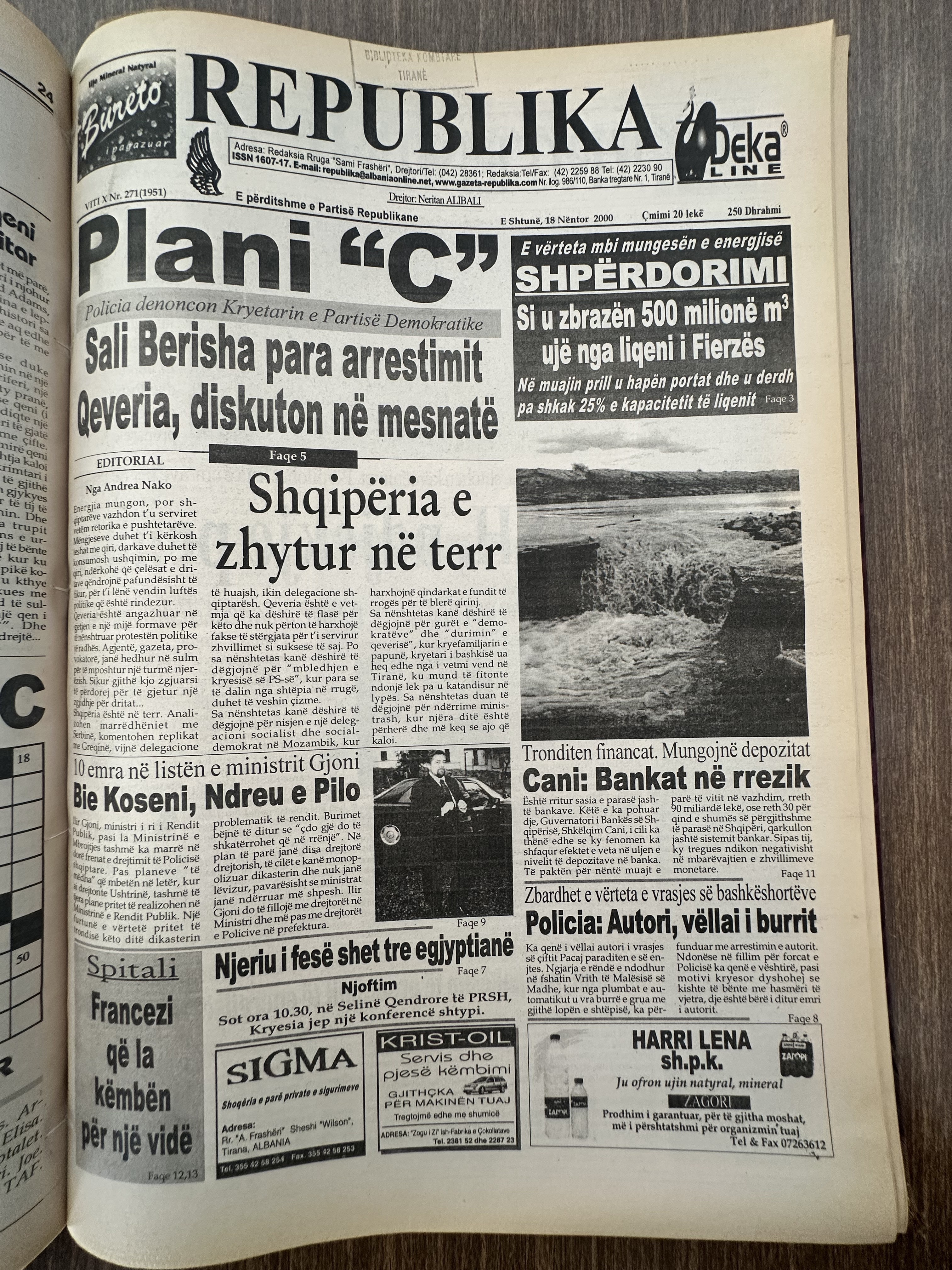 Republika 2000-11-18