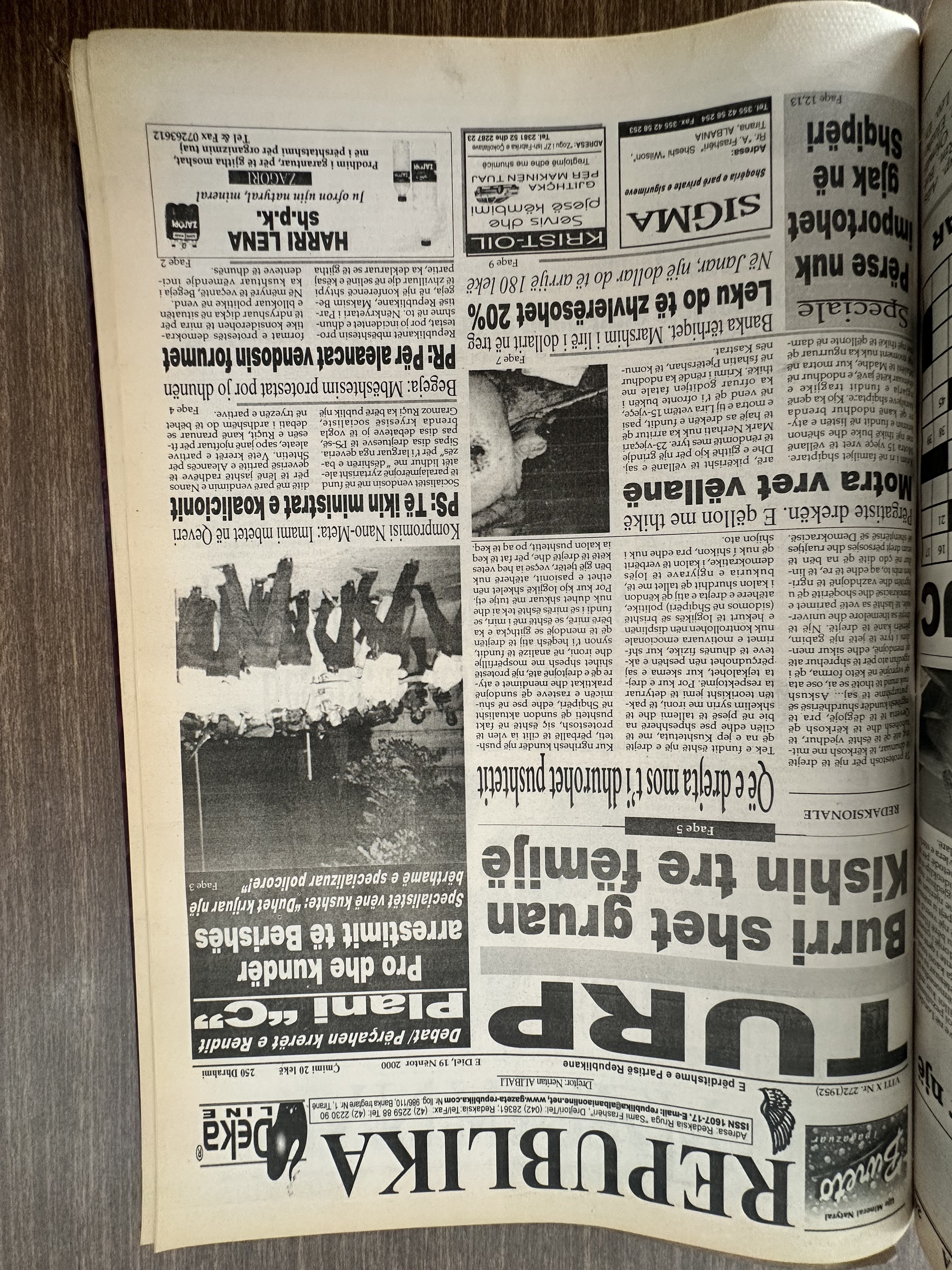 Republika 2000-11-19