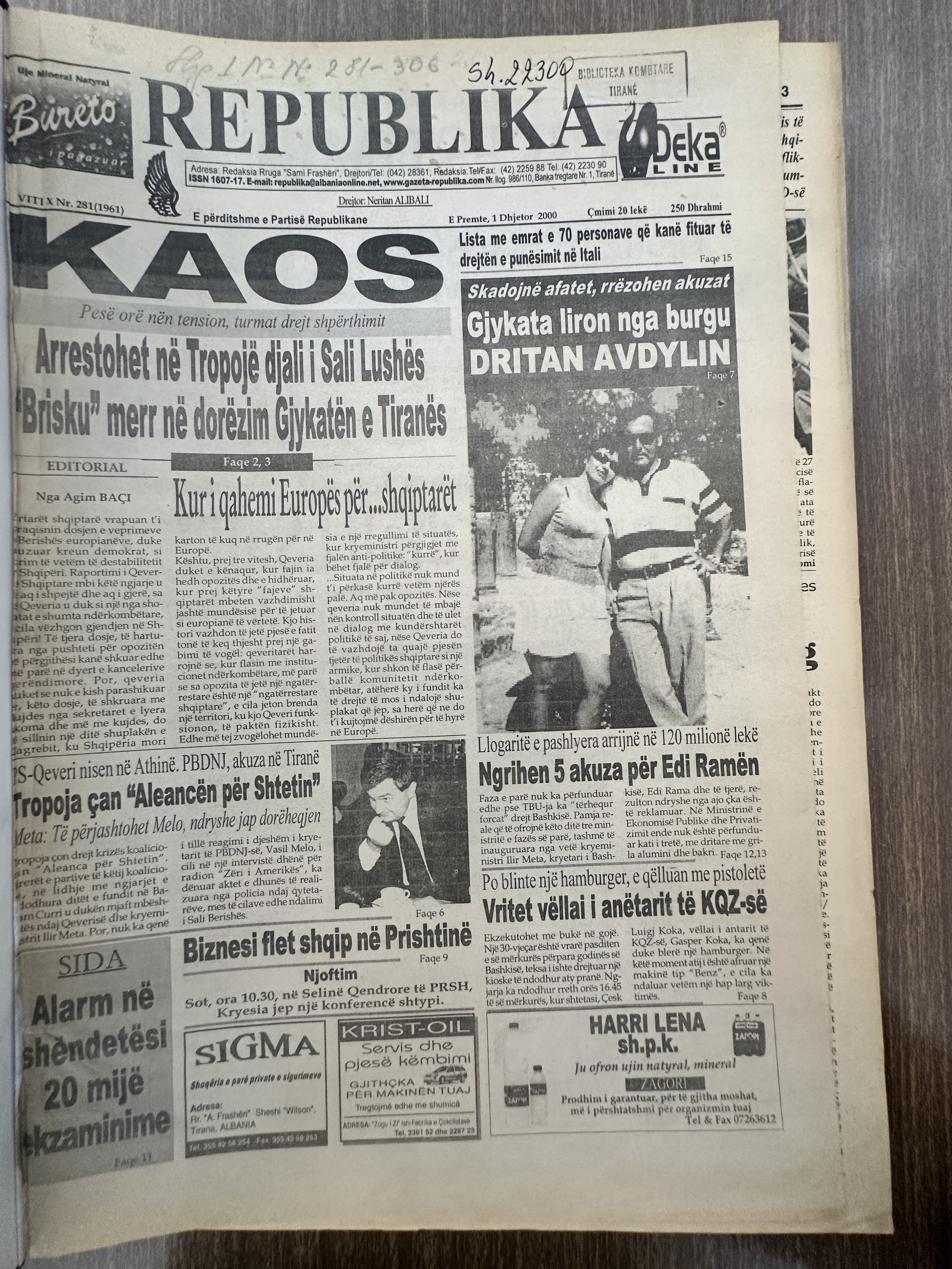 Republika 2000-12-01