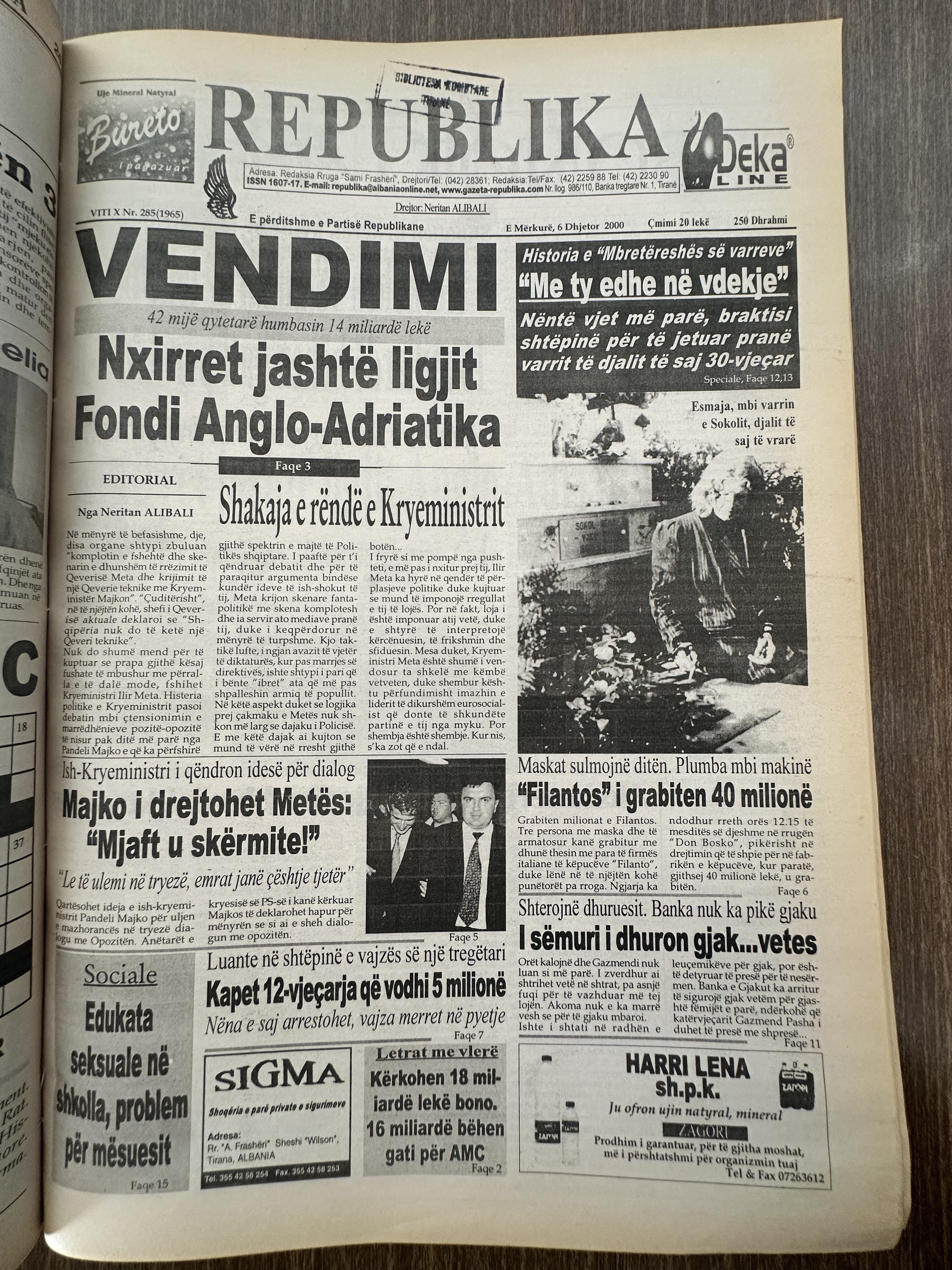 Republika 2000-12-06