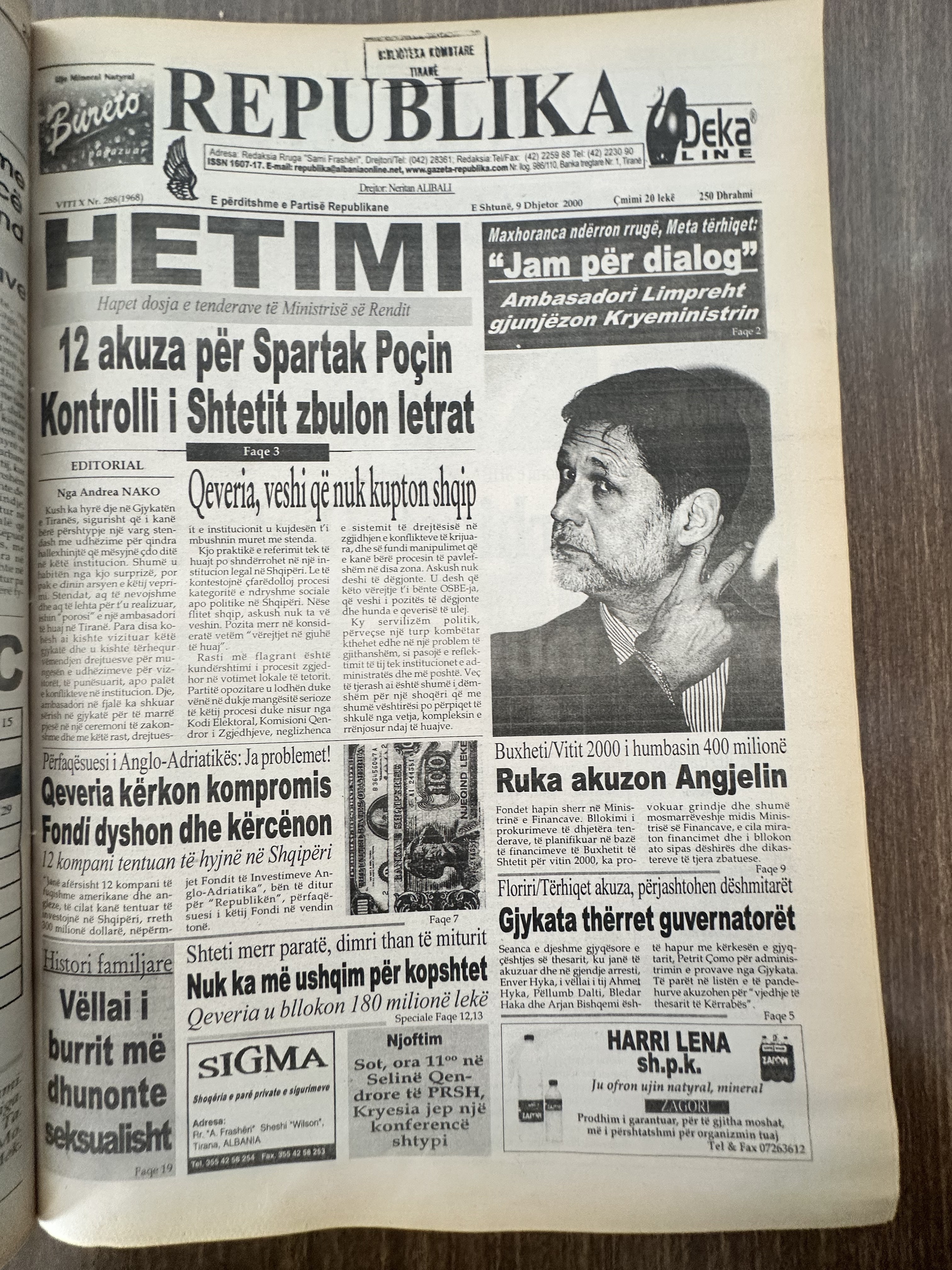 Republika 2000-12-09