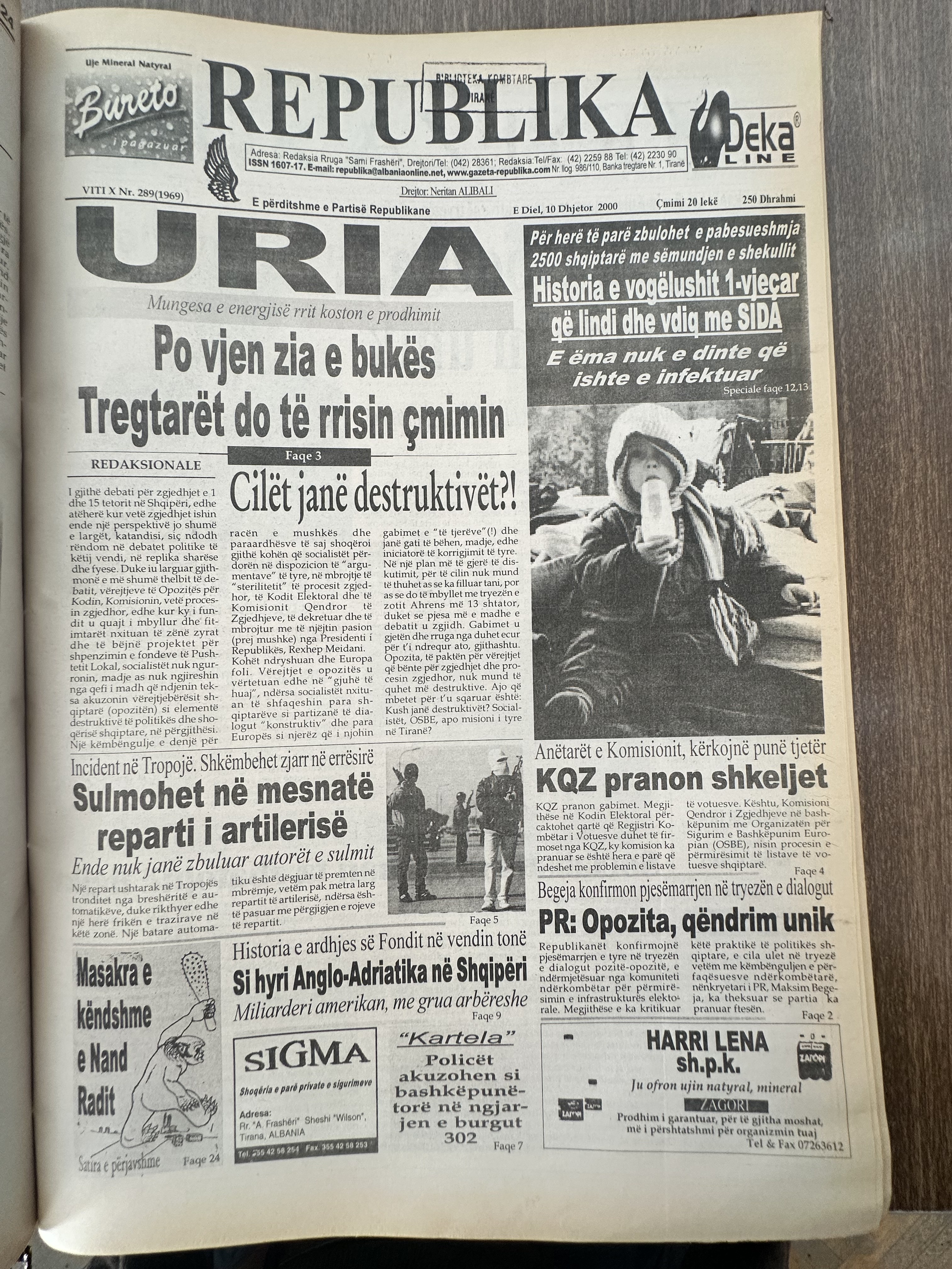 Republika 2000-12-10