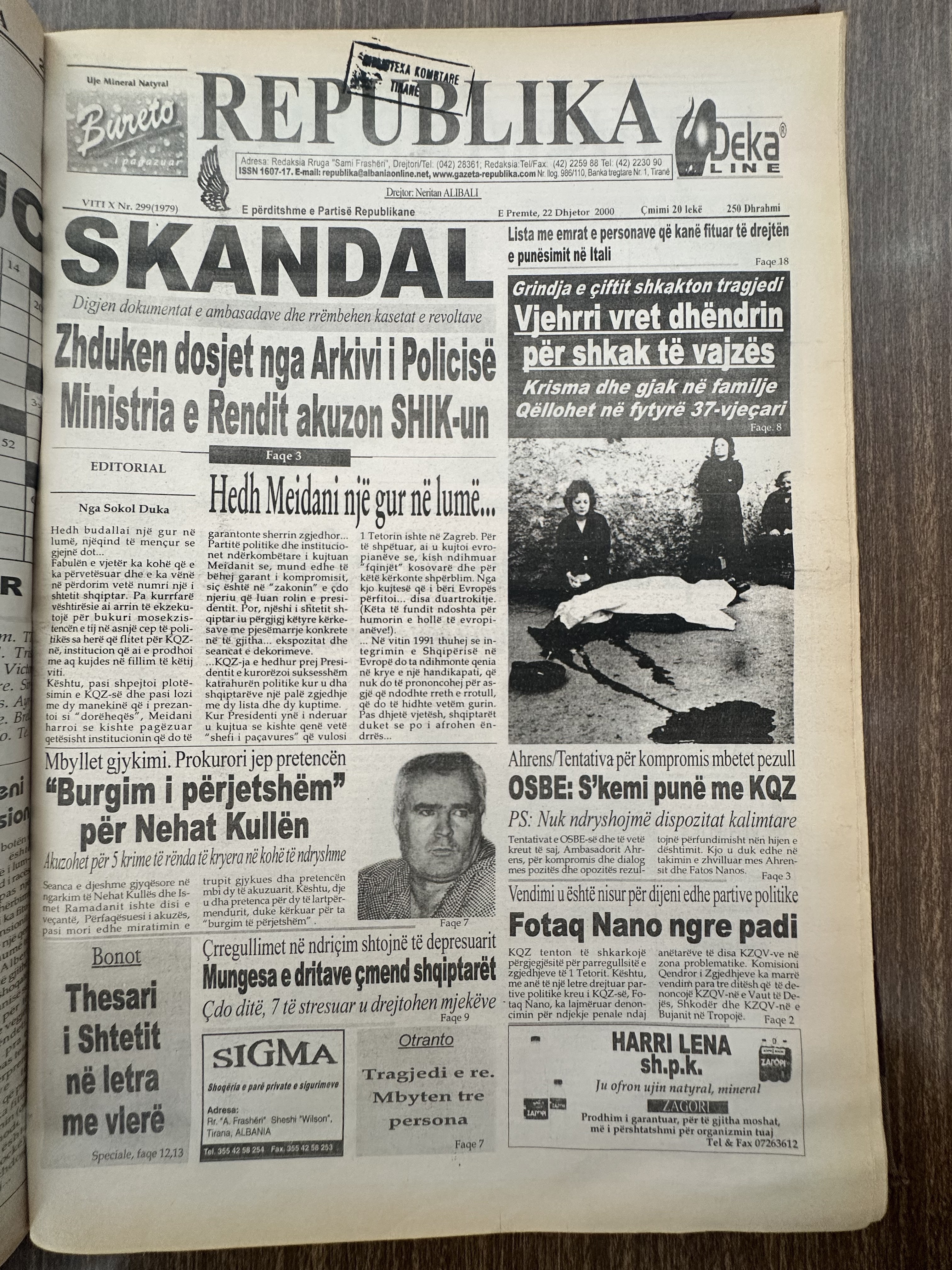 Republika 2000-12-22