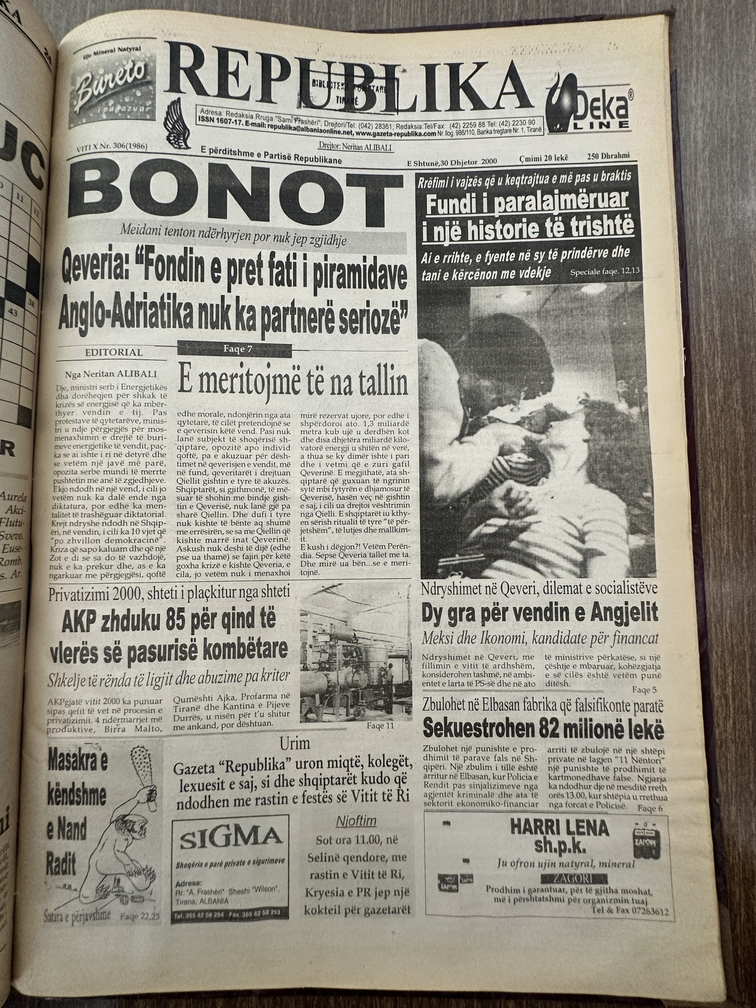 Republika 2000-12-30