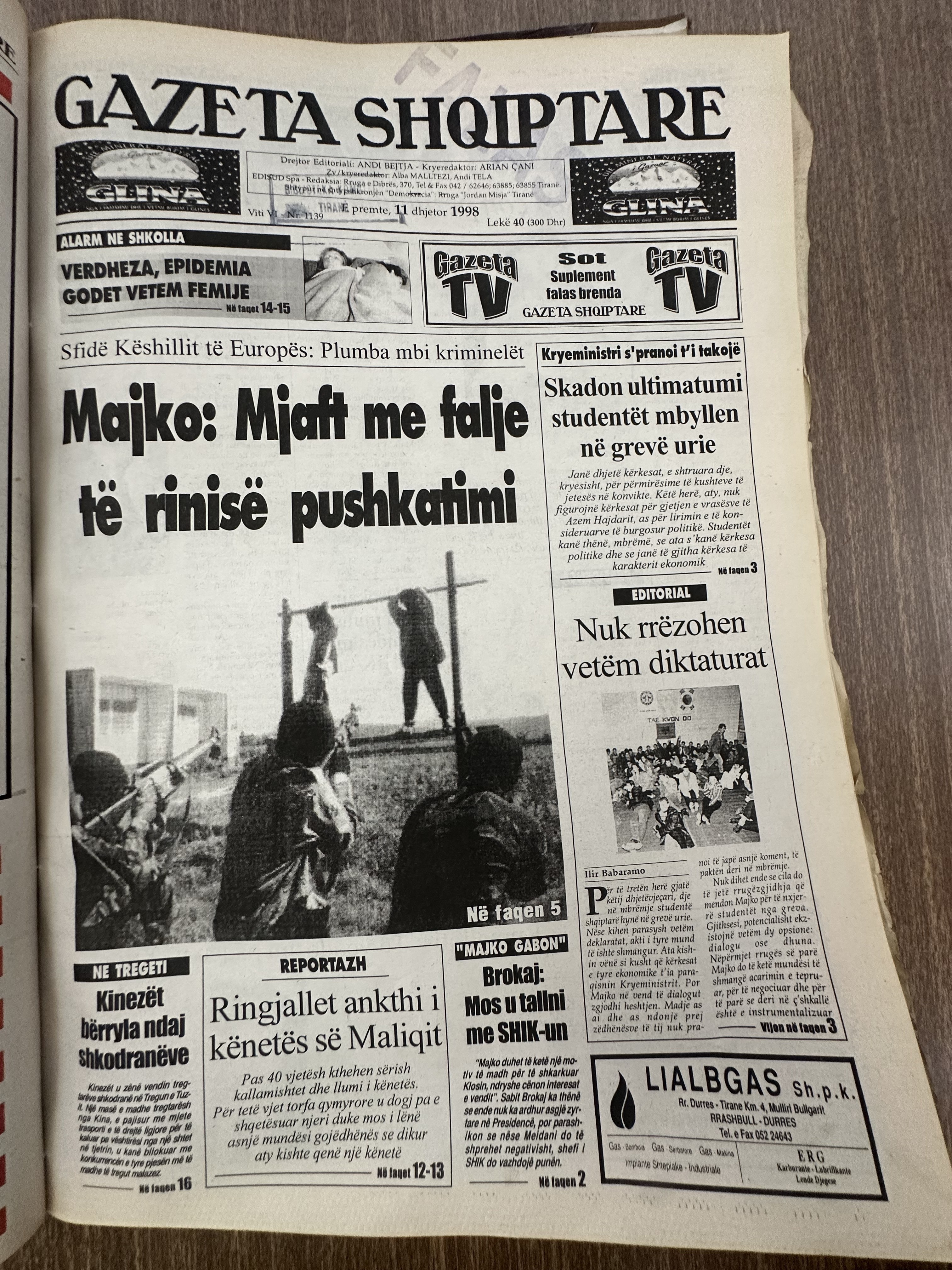 Gazeta Shqiptare 1998-12-11