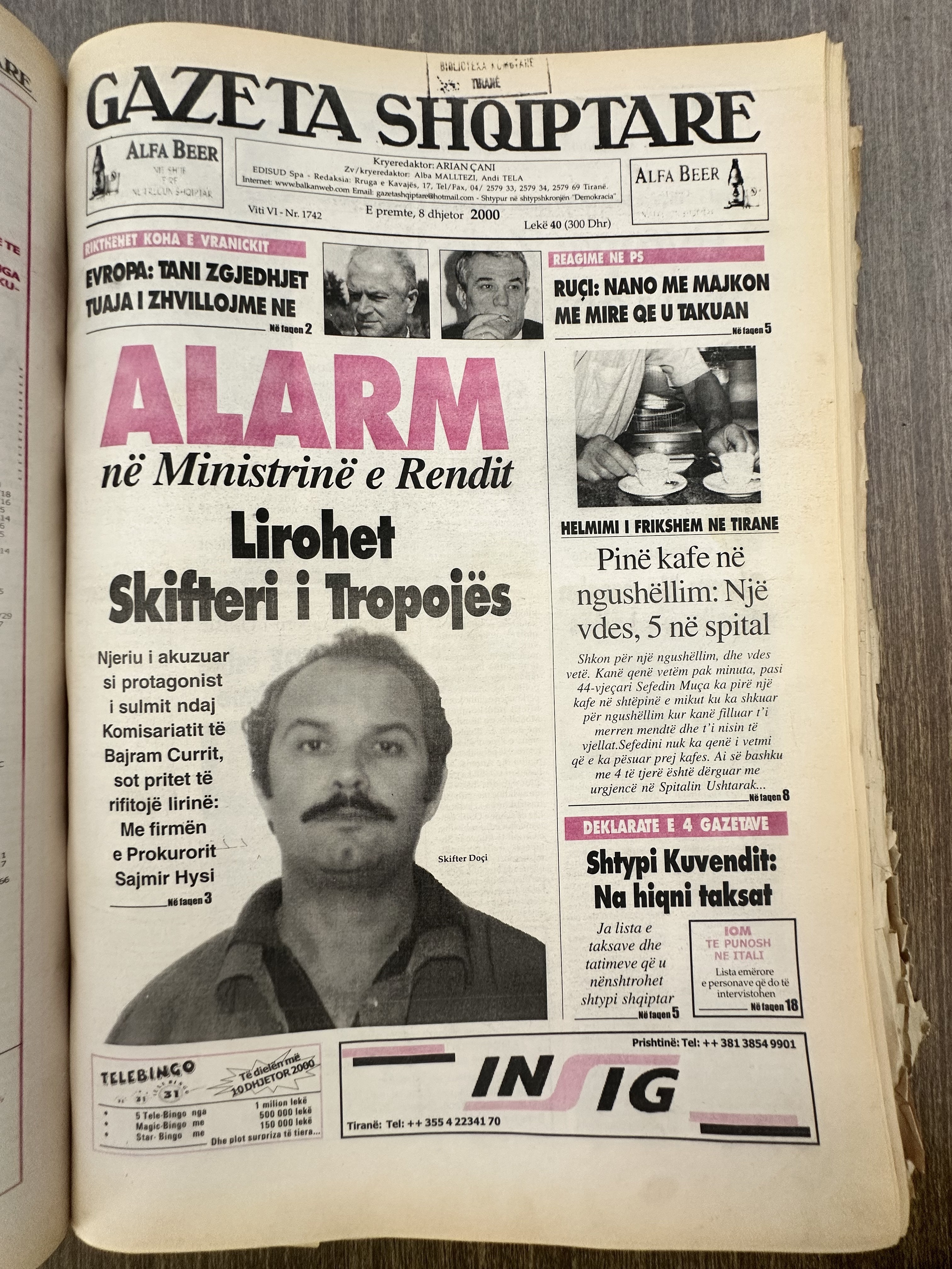 Gazeta Shqiptare 2000-12-08