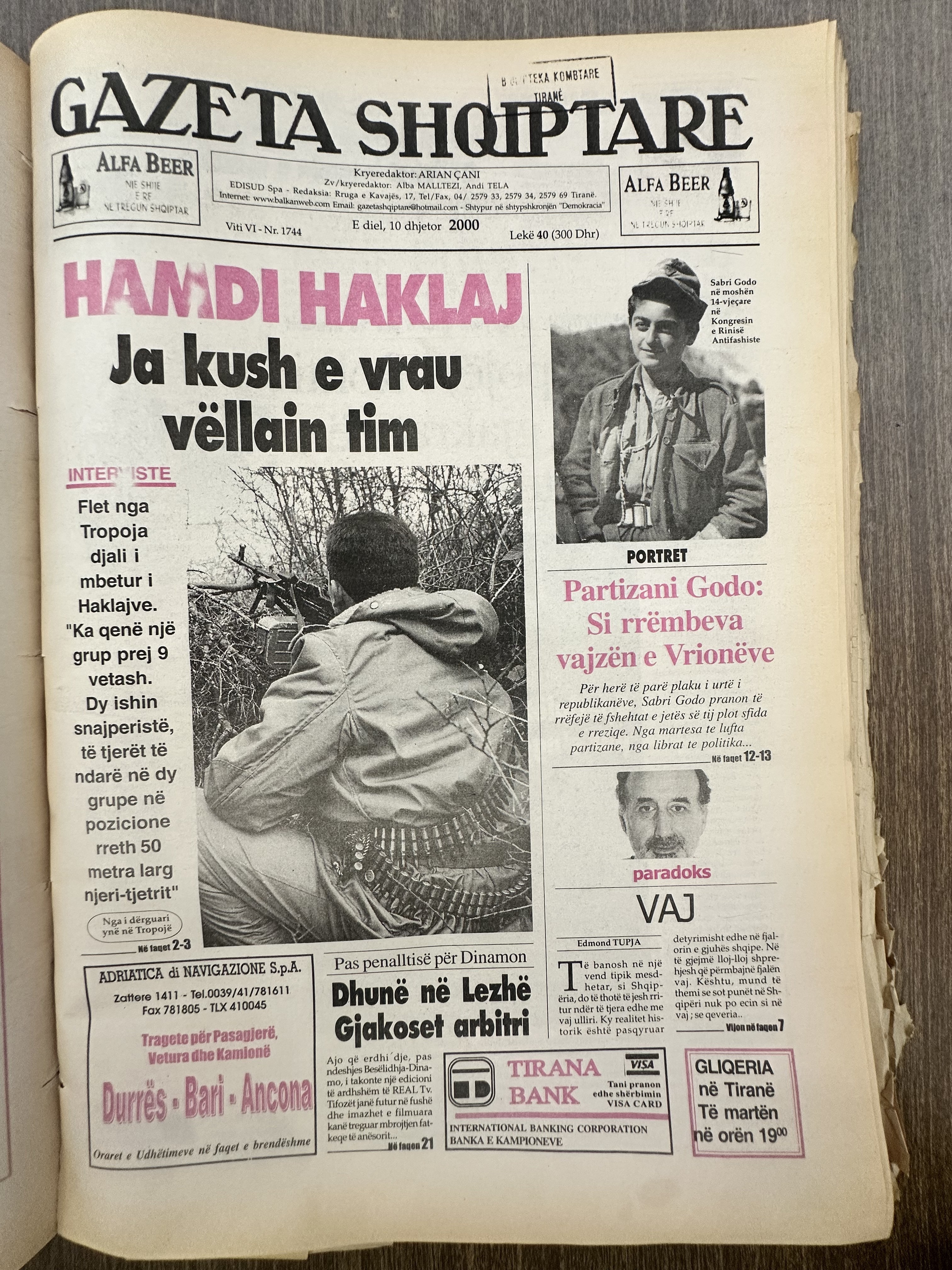 Gazeta Shqiptare 2000-12-10