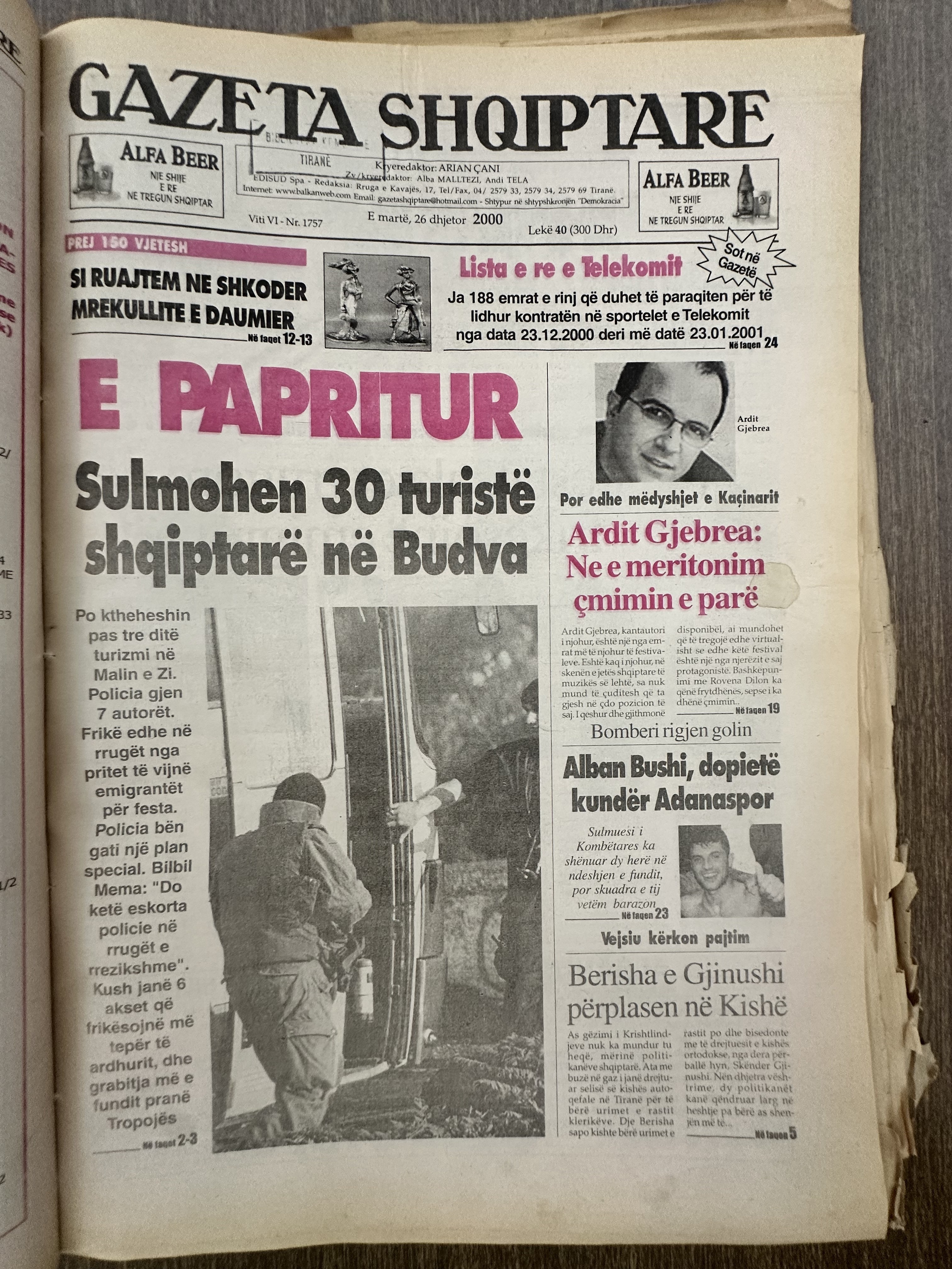 Gazeta Shqiptare 2000-12-26