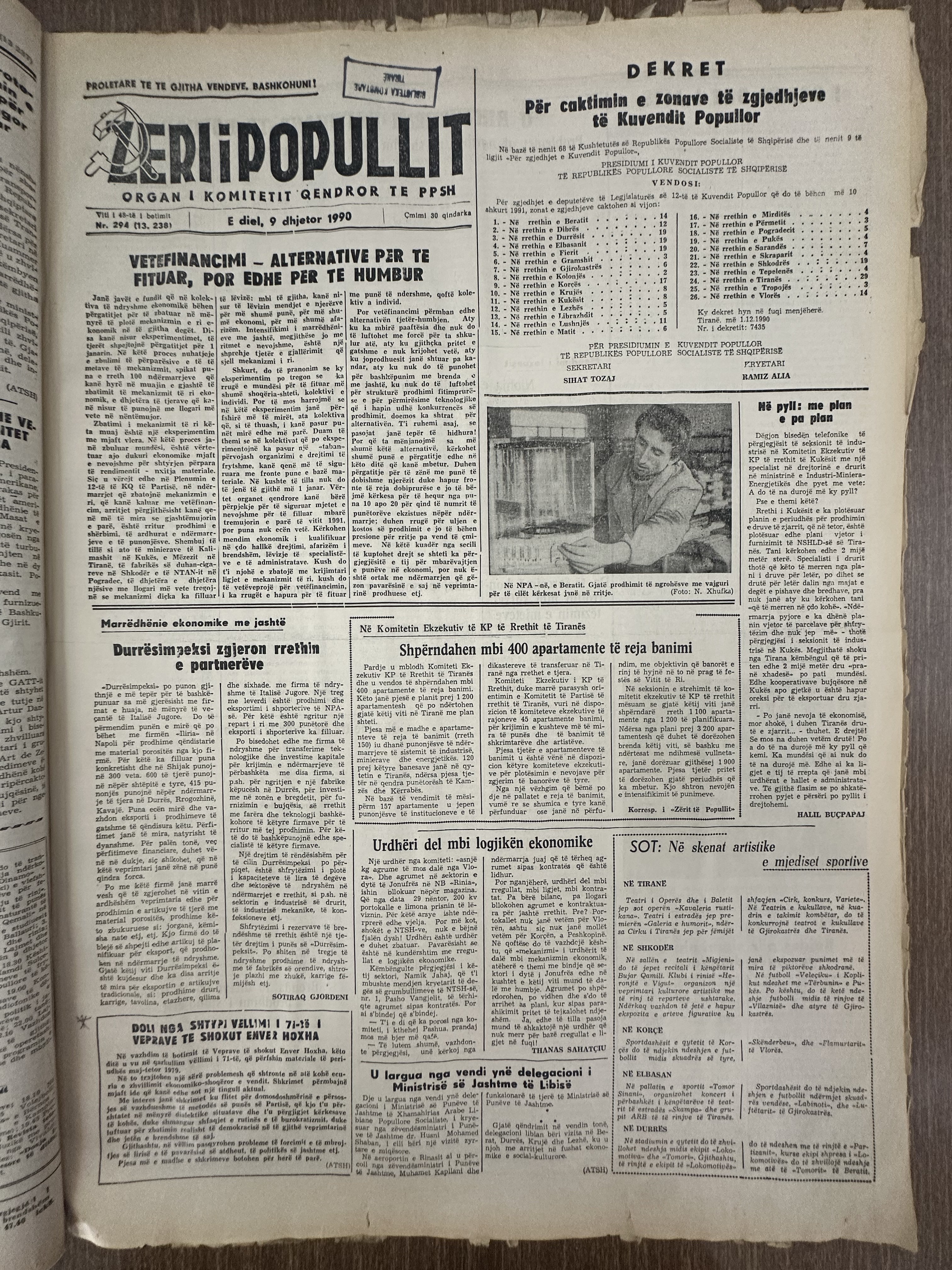 Zëri i Popullit 1990-12-09