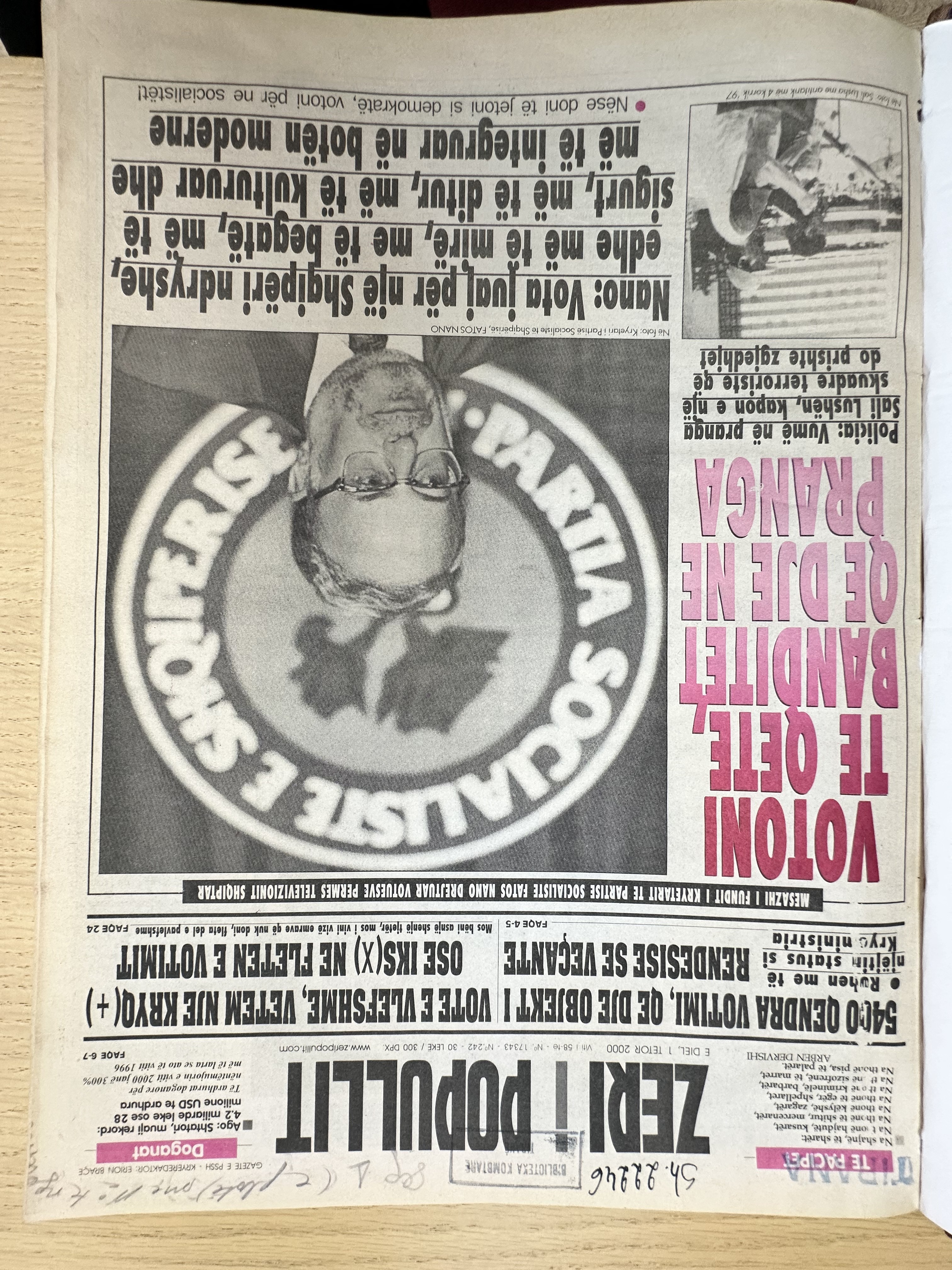 Zëri i Popullit 2000-10-01