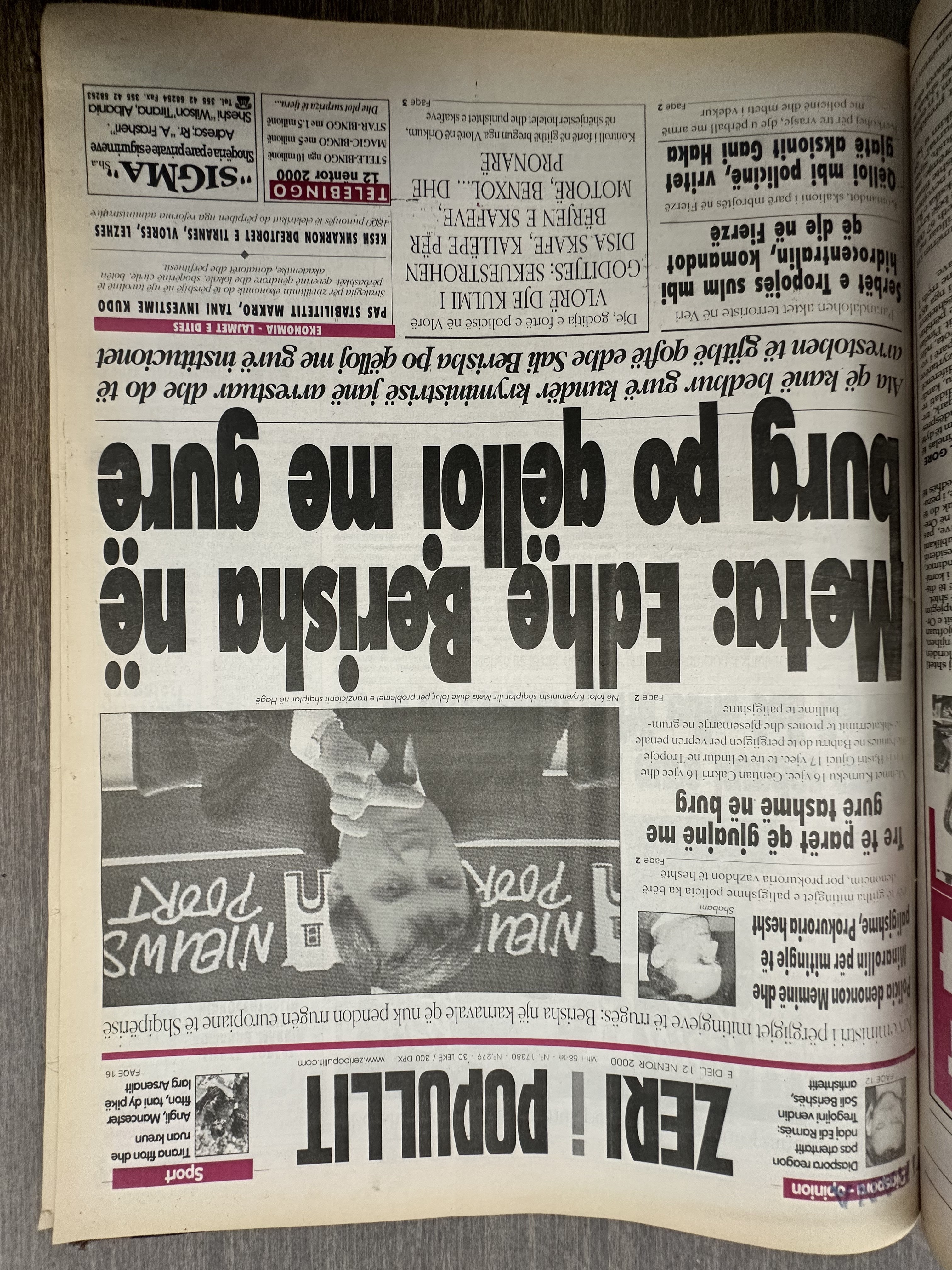 Zëri i Popullit 2000-11-12